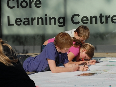 The Big Draw in the Clore Learning Centre at Hampton Court © Historic Royal Palaces (conf.)